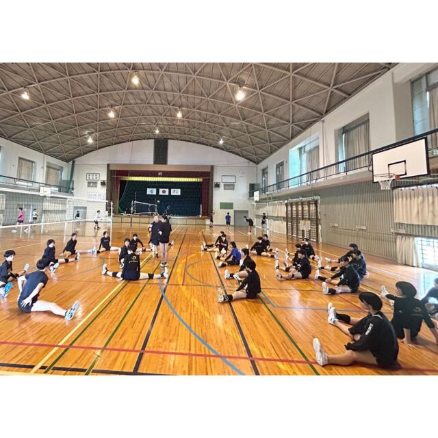 他と差をつけるには！

#先生！私達、自分たちのカラダで検証します！
#何かに気付いて自主性が高まってる
#可能性を感じてもらえて嬉しい限り
#自分はもっと動けるんだ！ってことを知って欲しい
#気付けば行動が変わる
#目がキラキラしてた
#その気付きが君達を成長させる
#ありがとう！
#俺も最高の1日だったよ！
#行くぞ！#日本一！

#TAS整骨院 @tas_seikotsuin  #トレーナー活動 #高校バレー