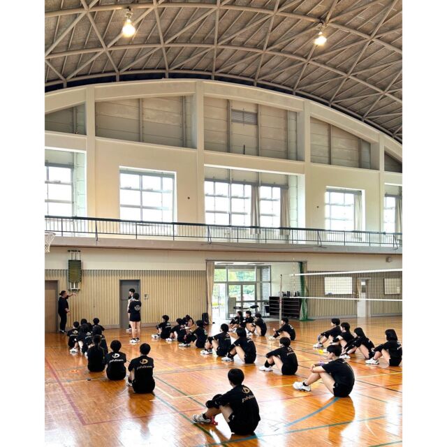 まだ焦らなくていい

#プレーを高めたいから
#色々なトレーニングを知りたい
うん…気持ちは分かるよ
#TOPの選手たちが色々な事をしているのは
#しっかり基礎を積み上げてきたから
#大丈夫
#君達は強くなる！
#この夏しっかりとベースを作ろう
#コツコツするのがコツ

#TAS整骨院 #トレーナー帯同 #高校バレー #鹿児島